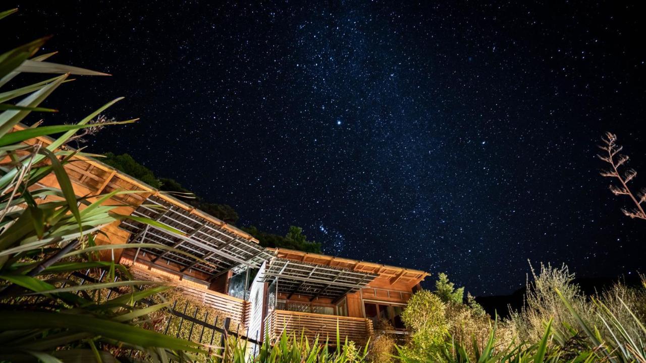 Bay Of Many Coves Hotel Arthur's Bay Exterior foto
