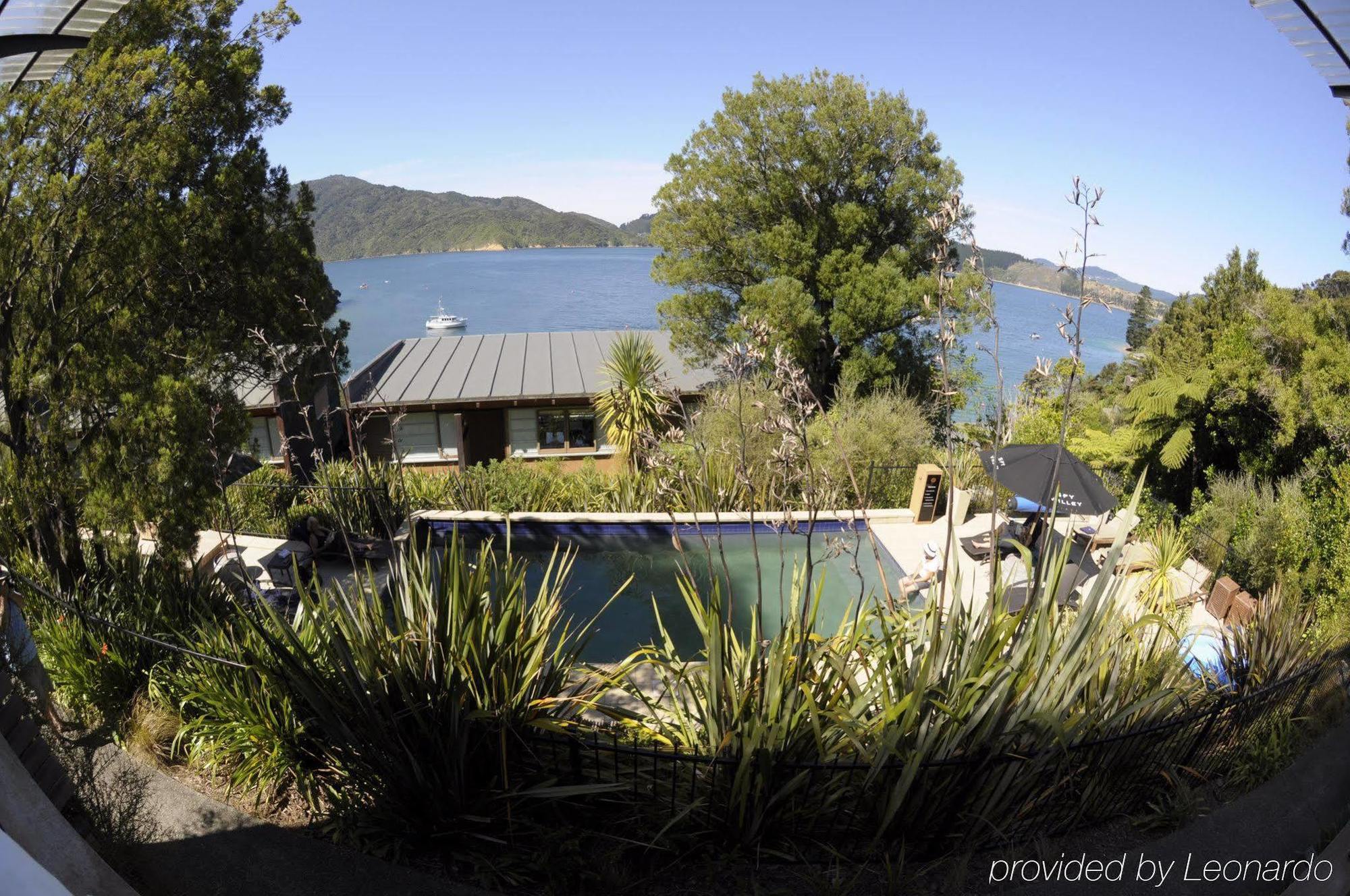 Bay Of Many Coves Hotel Arthur's Bay Exterior foto